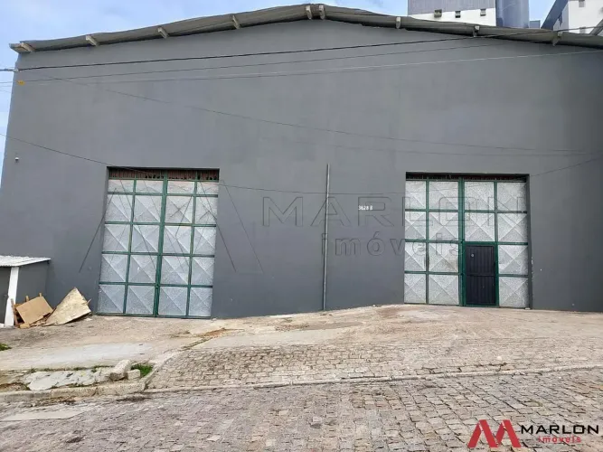Galpão em Candelária, a 20 metros da Av. Integração, 500m².
