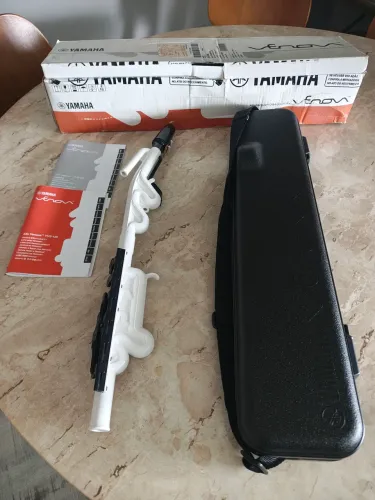 SAX YAMAHA VENOVA MODELO ALTO