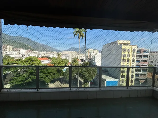 Excelente apartamento de 3 quartos para aluguel na Rua São Francisco Xavier