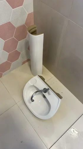 Vendo Lavatório com Coluna de Chão Branco
