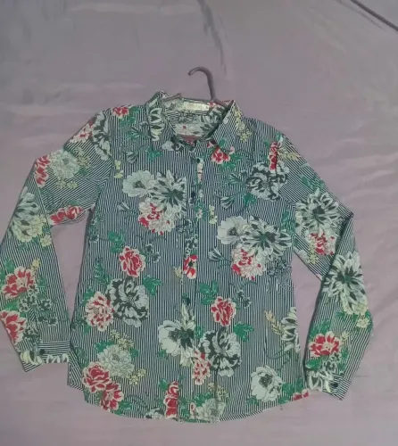 Blusa social semi-nova barato