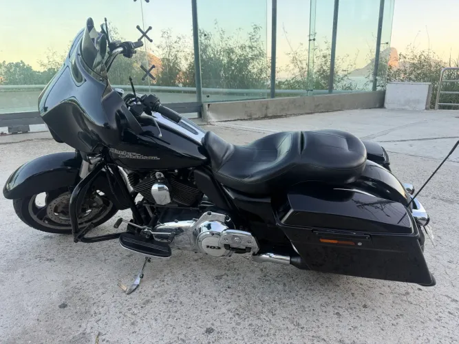 Harley Street Glide 2013 toda equipada !