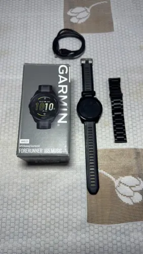 Smartwatch Garmin 165 music Forerunner 