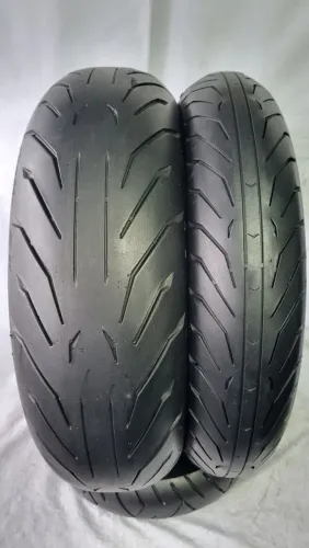 Par de pneu pirelli angel gt2 180/120 original usado