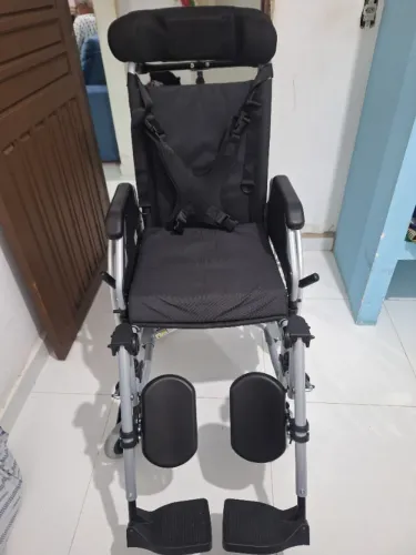 Cadeira de rodas seminova