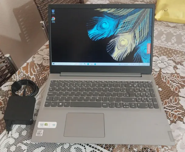 Notebook Lenovo i5 10°Ger - 4GB - HD de 1TB