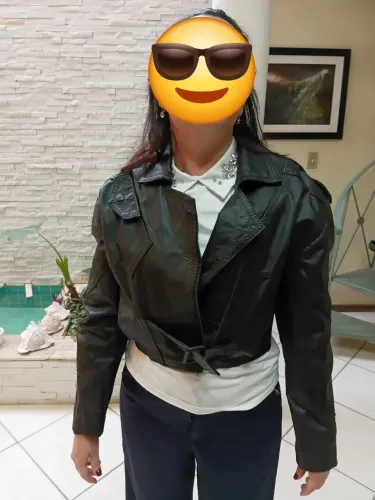 Jaqueta Feminina em Couro Legítimo - Estilo Vintage Biker Cropped tamanho 38