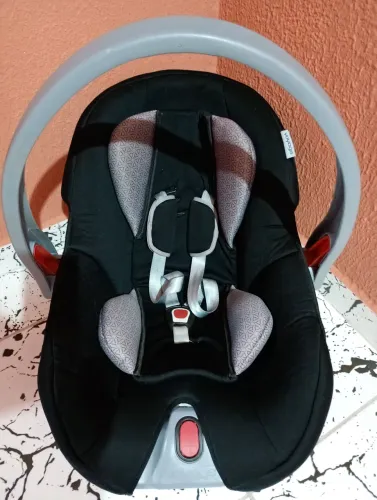 Bebê conforto bastante conservado