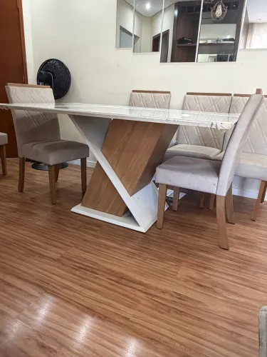 Mesa sala de jantar 6 Lugares com Tampão de Vidro