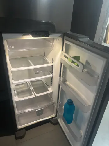 VENDE-SE GELADEIRA ÓTIMO ESTADO