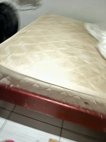 Cama de madeira