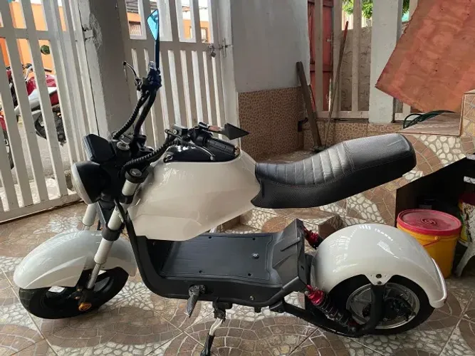 MOTOCICLETA ELÉTRICA IZ Y21 - 2000W