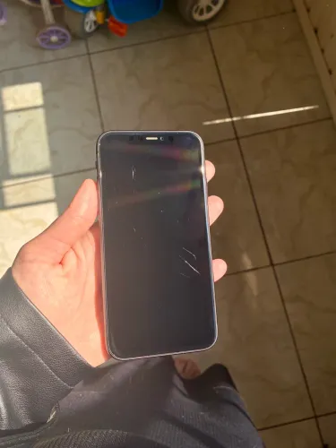 iPhone 11- 64gb