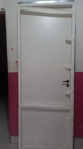 Porta branca com batente - pronta para uso | OPORTUNIDADE