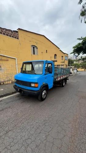 Caminhão 709