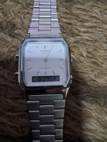 Relogio vintage casio. Revisado e funcionando perfeitamente