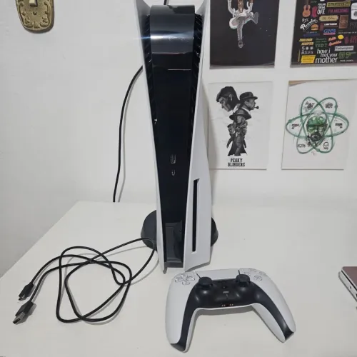 PlayStation 5 Standard 825GB Semi Novo + Controle DualSense