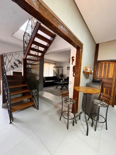 SOBRADO À VENDA - 260m² - 3 DORMITÓRIOS SENDO 2 SUÍTES - VELOSO - ILHABELA - SÃO PAULO