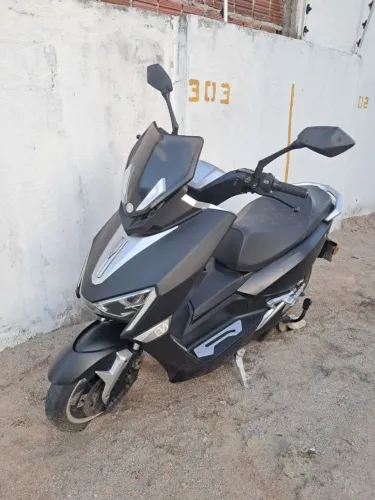 Moto scolter elétrica Voltz 