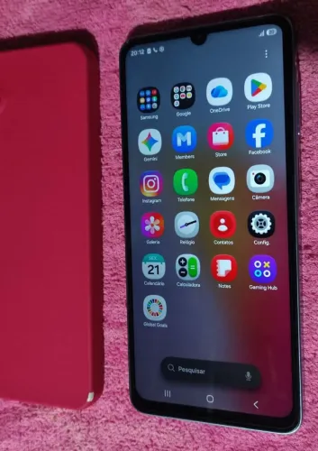 Samsung A07 na película, de 128 gigas em estado de novo, com carregador e capinha.