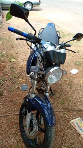 Moto impecável