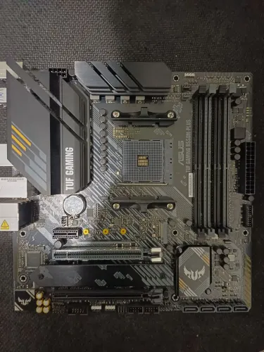 Placa Mãe ASUS Tuf gaming B550m (Semi-Nova)