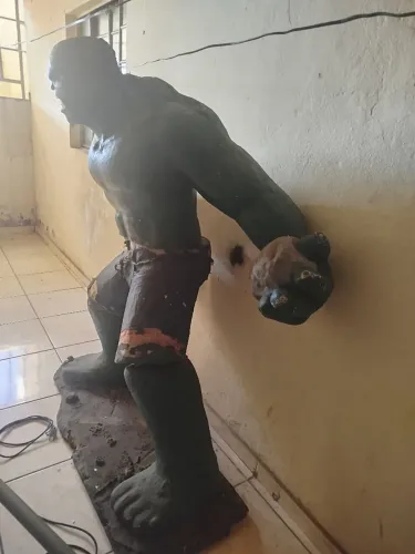 Estátua do Incrível Hulk 1,60 Altura