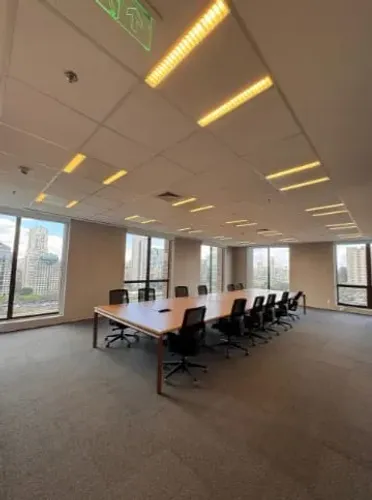 Sala comercial na Avenida Magalhães de Castro, N. 4800 - Conjunto 91 900 m²