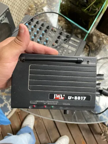Receptor de Microfone Sem Fio JWL U-8017 (Apenas a Base - Frequência 746.00 MHz)