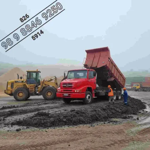 Carrada d barro, entulhos, brita, pedras, areia etc.. Disk Carrada