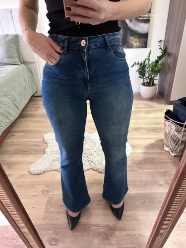 Calça Flare AMARO