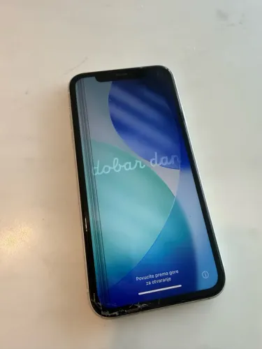 iPhone 11 - 128gb - tela trincada