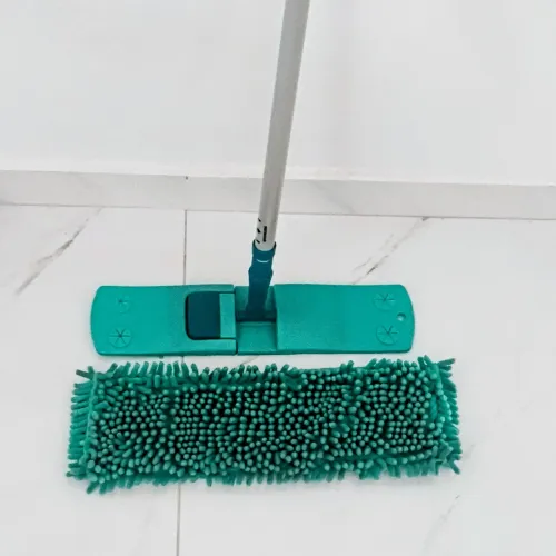 Mop de limpeza articulado semi novo
