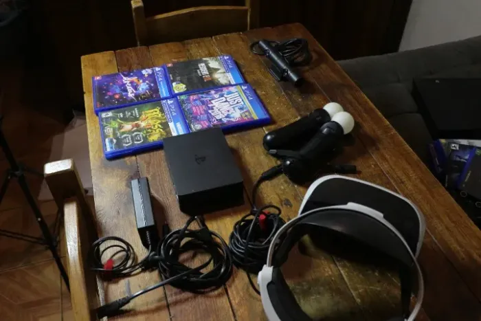 VR PS4 com câmera + controles + 4 jogos
