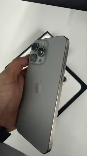 iPhone 15 pro Max 256g titânio