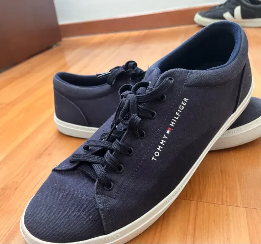 Tenis Tommy