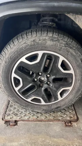 Rodas jeep trailhawk com pneus at