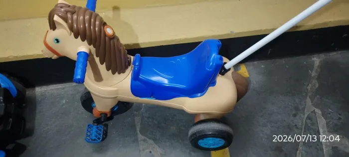 Triciclo infantil cavalinho