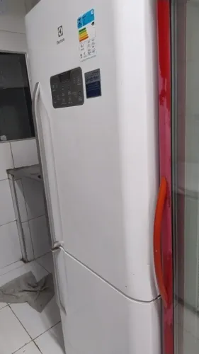 Geladeira inverte