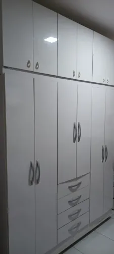 Guarda roupas 6 portas, 4 gavetas e Maleiro