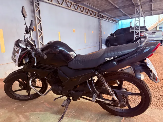 Vendo moto fazer 150