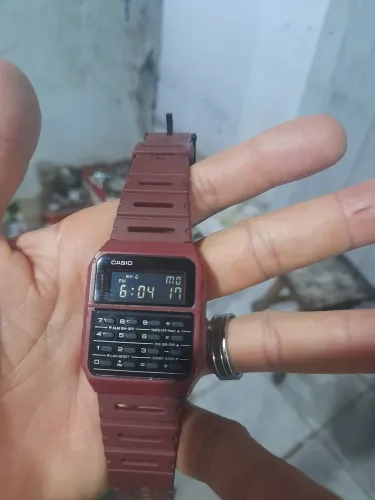 Vendo um relógio casio calculadora funcionando perfeitamente 