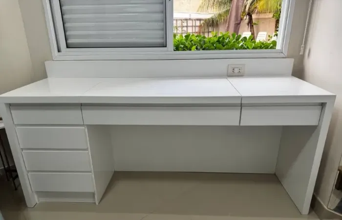 ESCRIVANINHA PLANEJADA COM PENTEADEIRA, ESPELHO E 5 GAVETAS - preço negociável