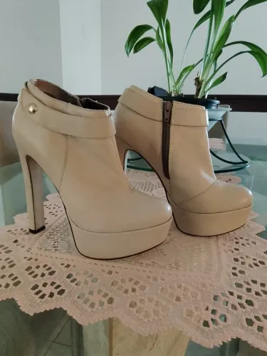 Bota 37 couro legítimo Luiza Lista 
