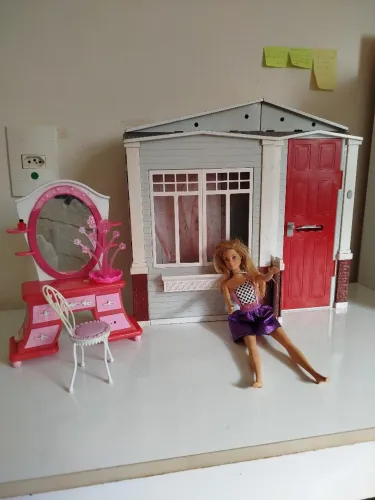 Casa da Barbie 2005 e penteadeira 