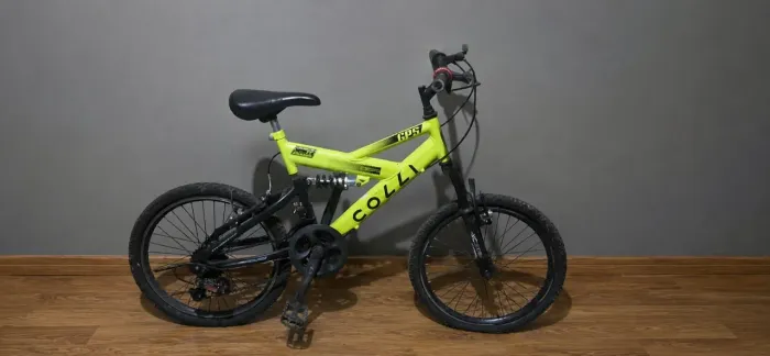 Bicicleta Coly com amortecedor e marcha, aro 20