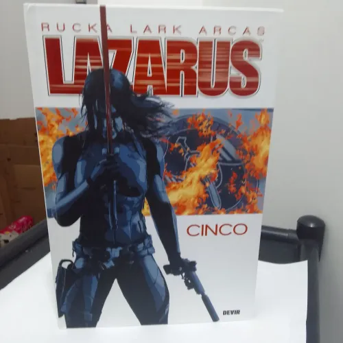 Lazarus Rucka Editora Devir Volume 5