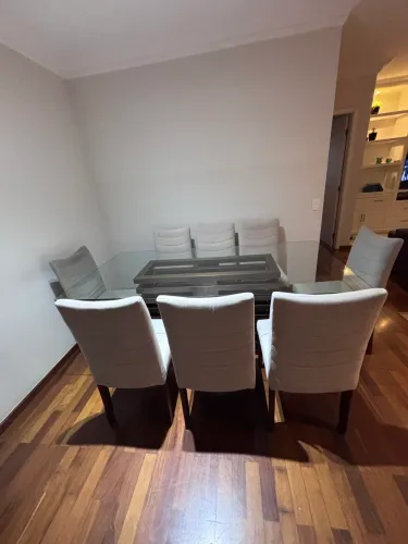 Mesa de jantar com 8 lugares