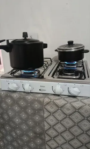 Fogão 4 bocas sem forno, com registro de gás e mangueira