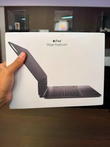 MAGIC KEYBOARD 11? ( IPAD PRO M4/ M5 ) NOVO COM 1 ANO DE GARANTIA APPLE